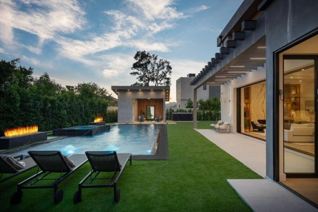 ৎ୭ Hollywood Sign View Manor Lux ৎ୭ Сasa de vacaciones *